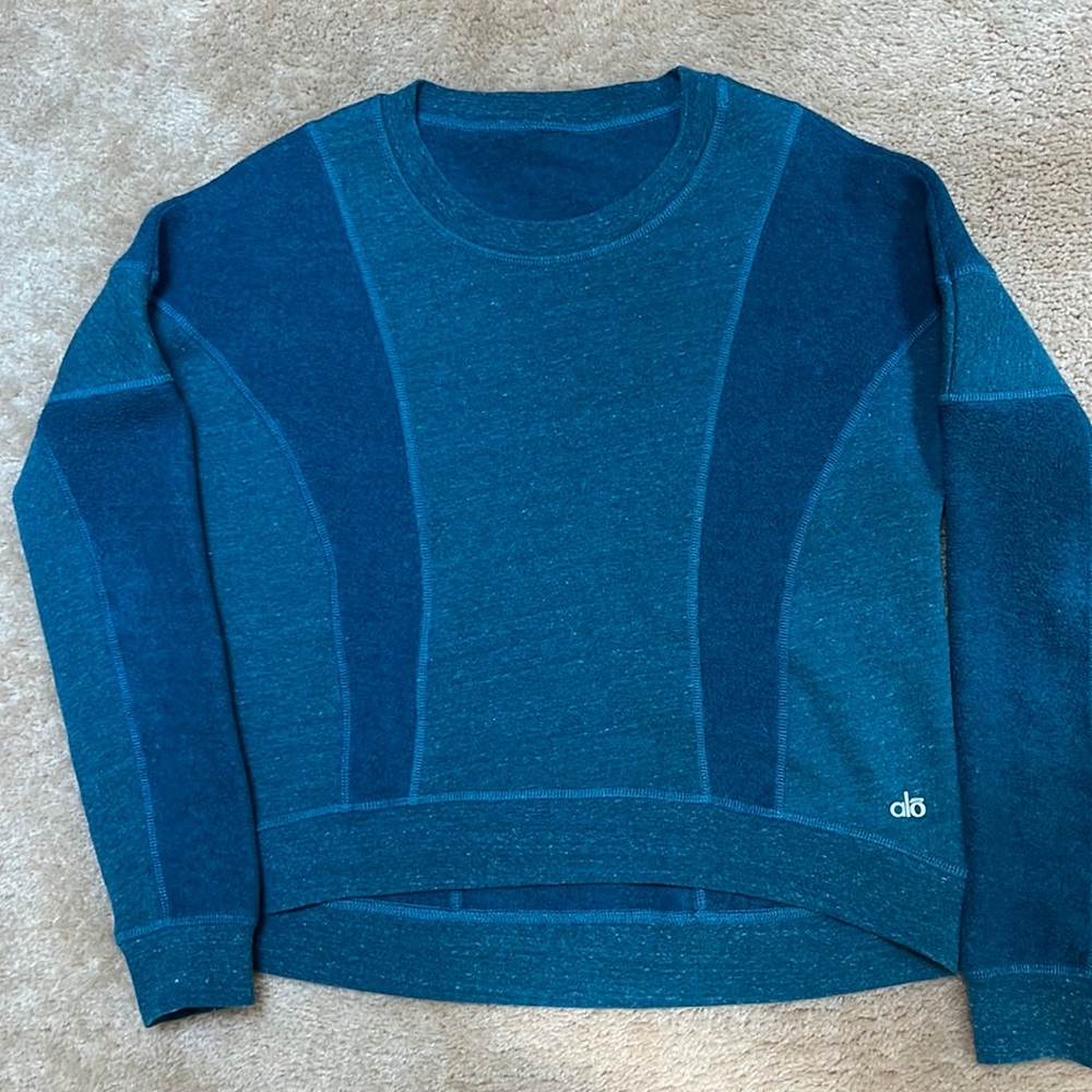 Womens Alo sweat shirt